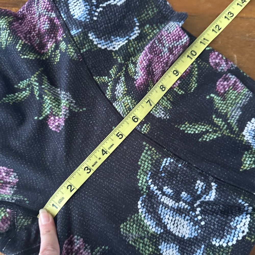 lululemon Wunder under Leggings with Garden party Floral Design ladies size 10 - Picture 5 of 8